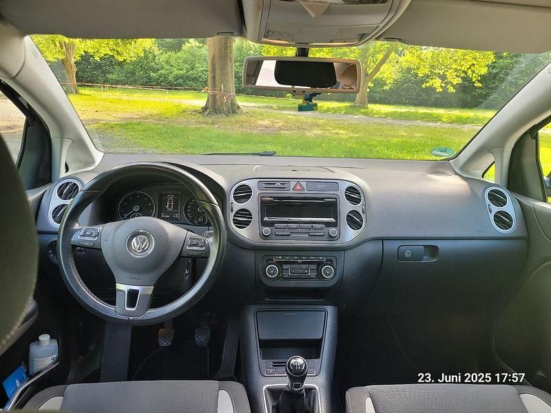 Gebraucht VW Golf Plus Cross Life 86 PS (63 kW) 2013 Schwarz Van / Kleinbus