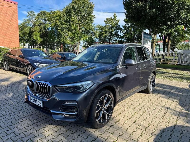 Arktikgrau brillanteffekt Gebraucht 2019 BMW X5 xLine SUV | 46.480 € (Superpreis) - Bild 1/4