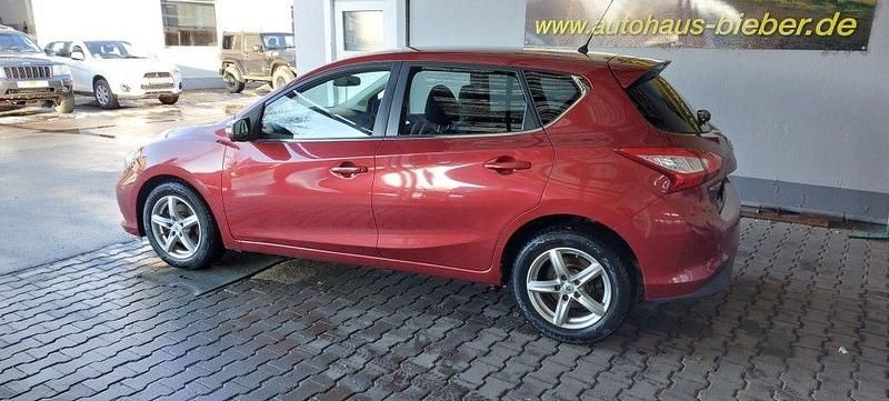 Gebraucht Nissan Pulsar Tekna 190 PS (139 kW) 2016 Rot Limousine