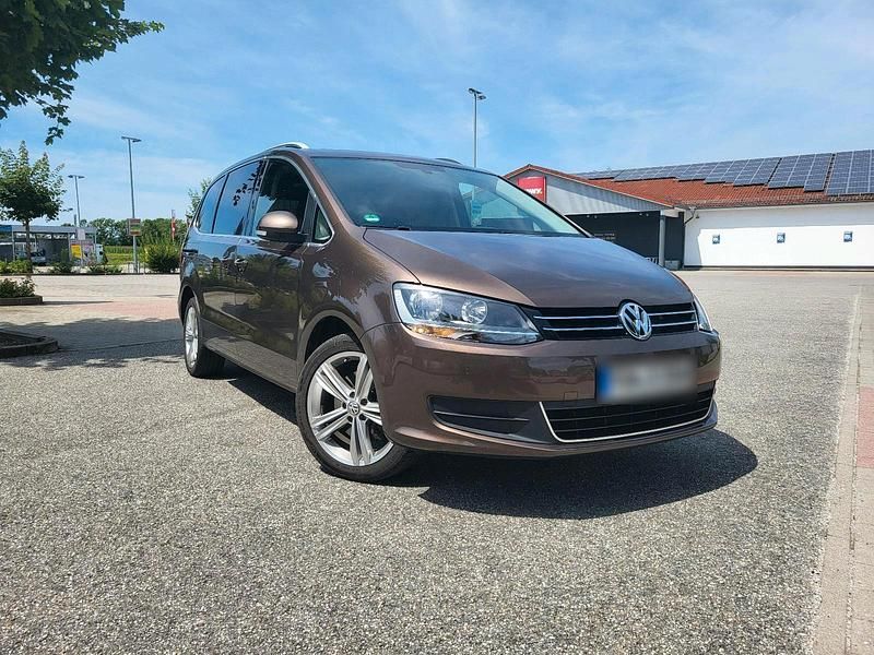 Gebraucht VW Sharan 140 PS (102 kW) 2011 Braun Van / Kleinbus