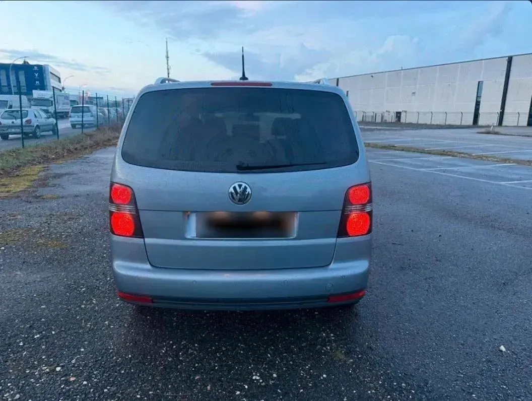 Gebraucht VW Touran 140 PS (102 kW) 2010 Blau Van / Kleinbus