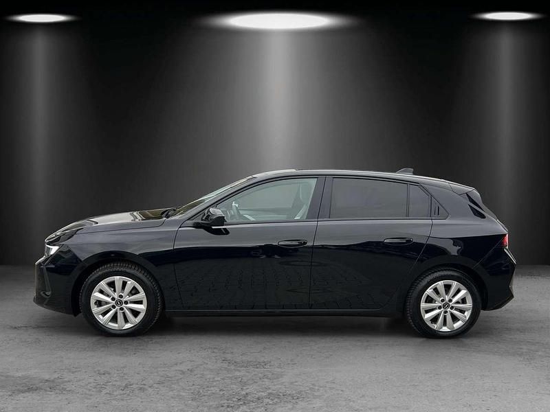 Usado Opel Astra Elegance 131 HP (96 kW) 2024 Preto Sedan