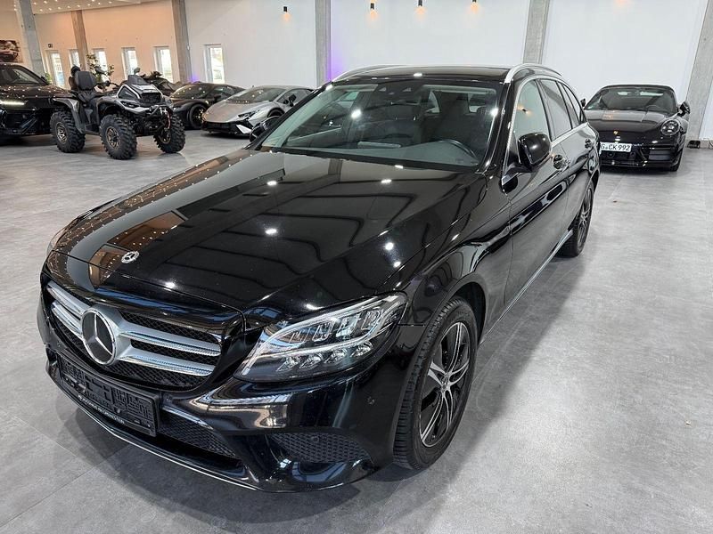 Schwarz Gebraucht 2021 Mercedes C220 Avantgarde Kombi | 22.900 € (Guter Preis) - Bild 1/4