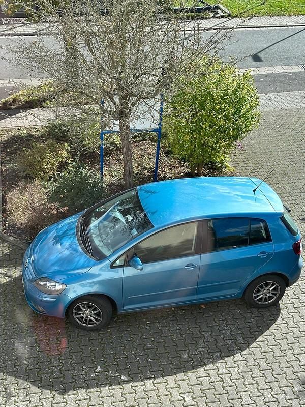 Second-hand VW Golf 75 CP (55 kW) 2005 Albastru Monovolum