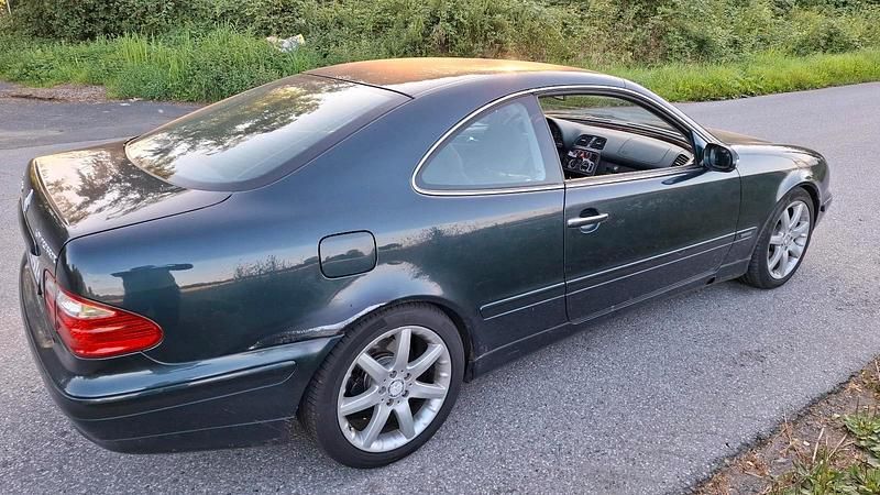 Gebraucht Mercedes CLK230 193 PS (141 kW) 1999 Blau Coupé