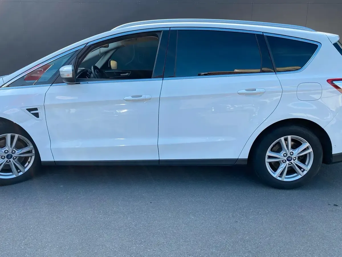 Gebraucht Ford S-MAX S 190 PS (139 kW) 2019 Weiß Van / Kleinbus
