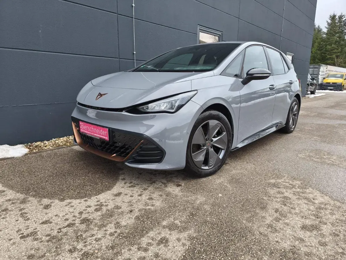Usata Cupra Born 150 kW (204 CV) 2023 Grigio Utilitaria