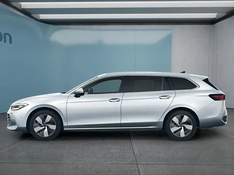Gebraucht VW Passat 150 PS (110 kW) 2025 Silber Kombi