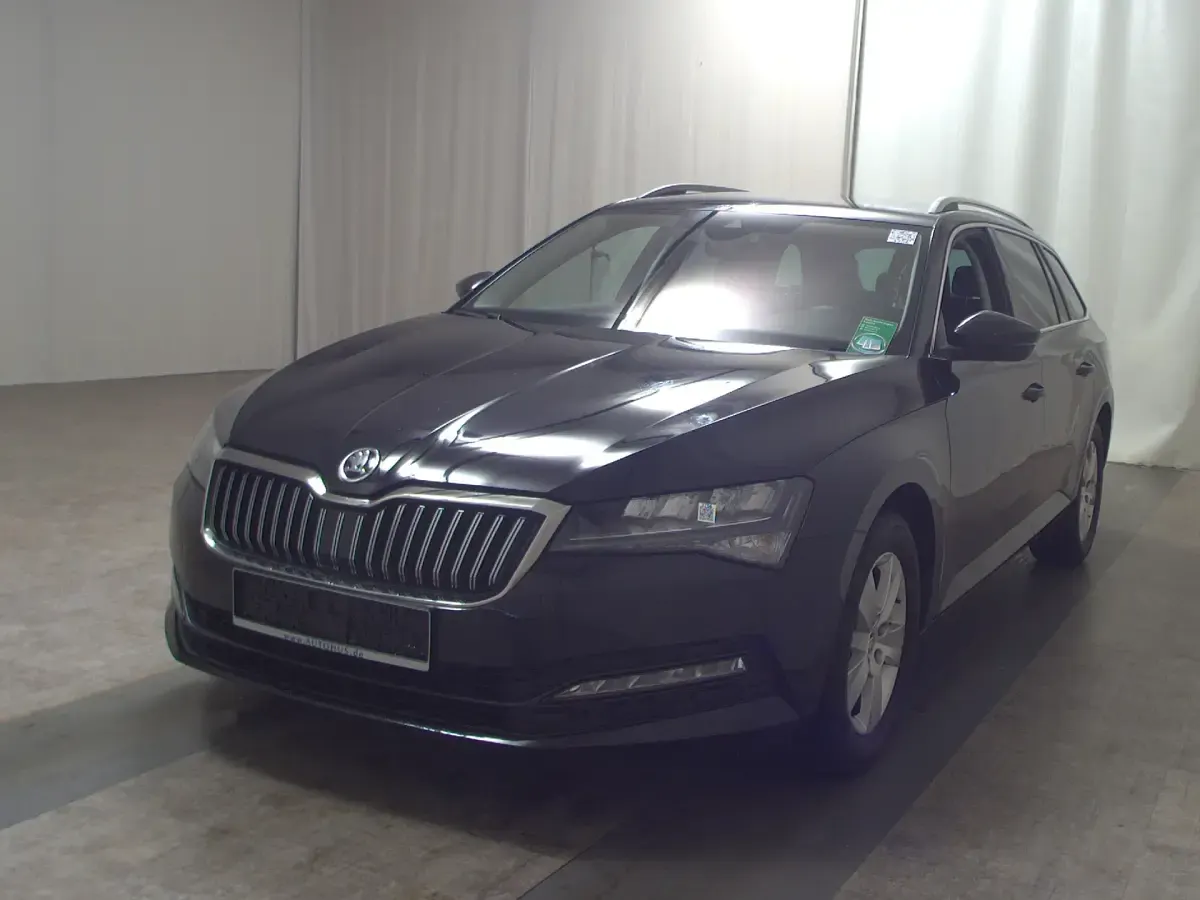 Gebraucht Skoda Superb Ambition 150 PS (110 kW) 2023 Schwarz Kombi