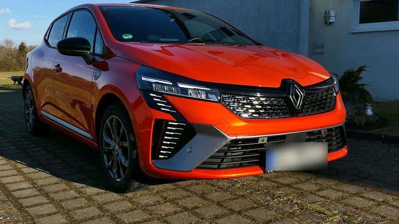 Gebraucht Renault Clio V Esprit Alpine 143 PS (105 kW) 2024 Orange Kleinwagen