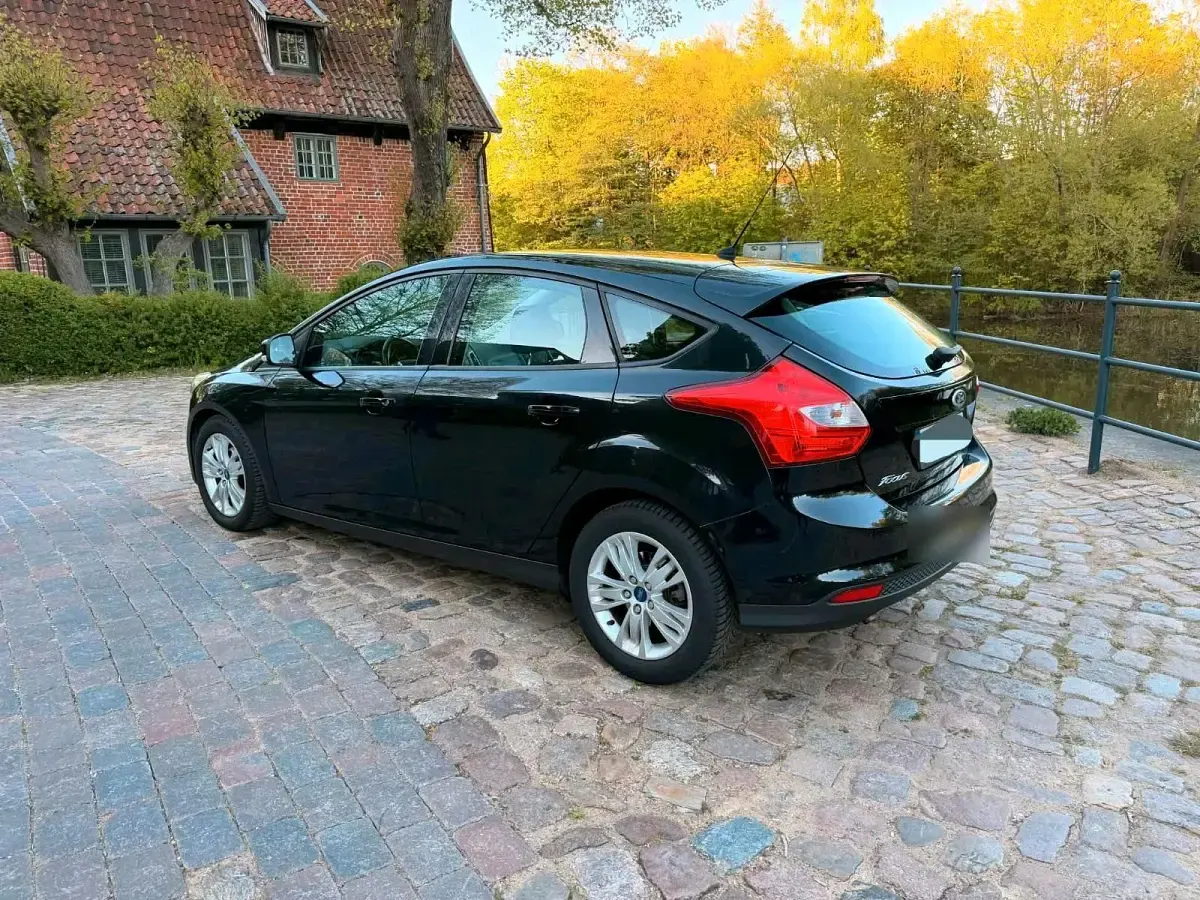 Usata Ford Focus 95 CV (69 kW) 2013 Nero Utilitaria