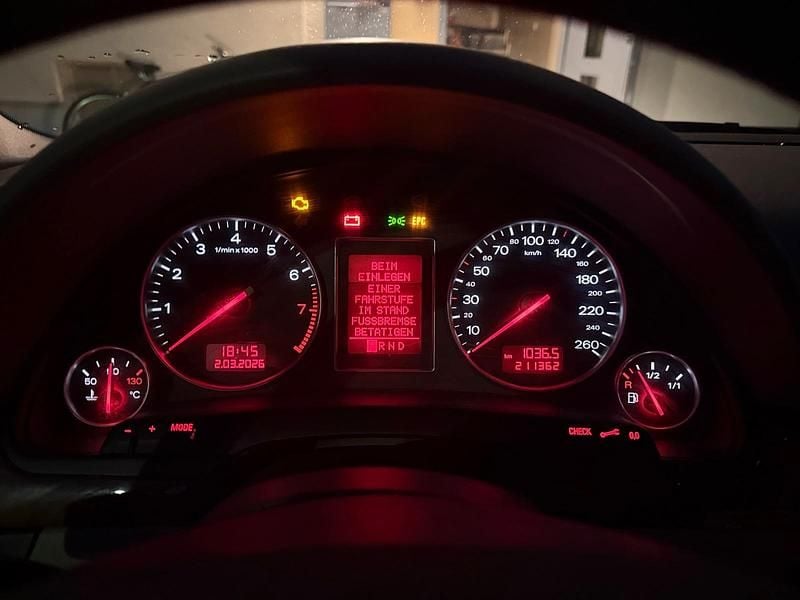 Gebraucht Audi A4 135 PS (99 kW) 2001 Schwarz Kombi