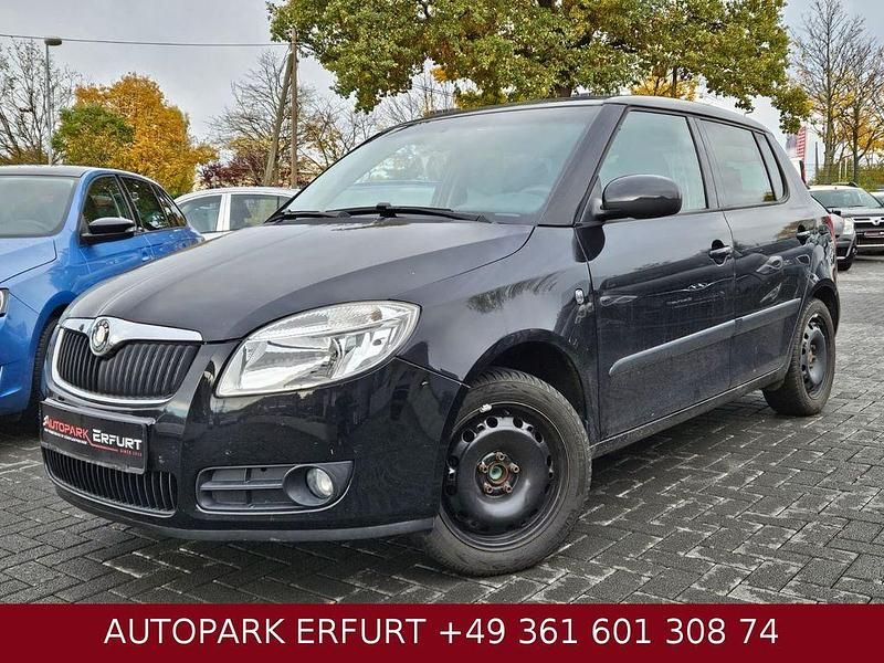 Schwarz Gebraucht 2008 Skoda Fabia Ambiente Limousine | 4.390 € (Etwas zu teuer) - Bild 1/4