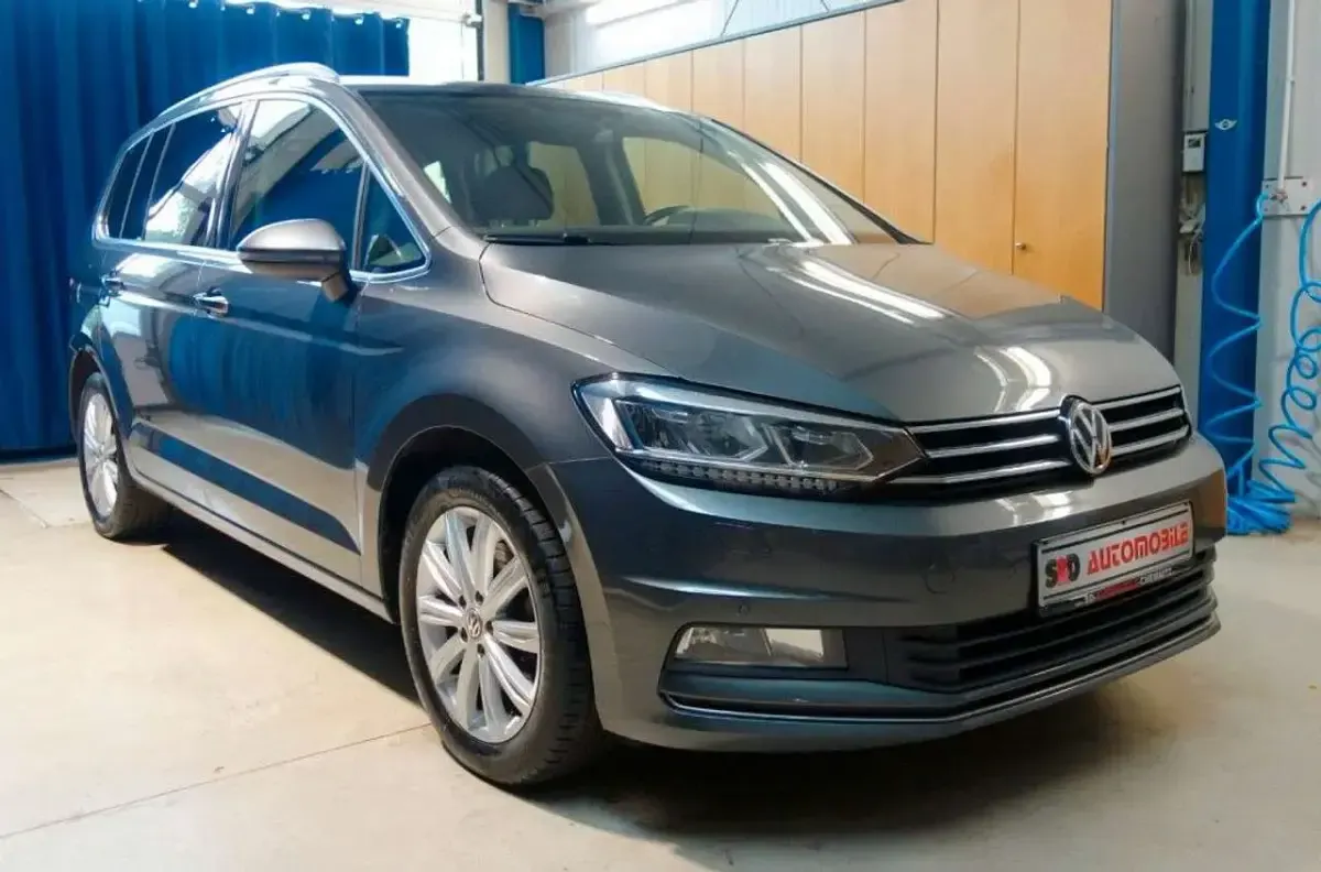 Gebraucht VW Touran Highline 150 PS (110 kW) 2017 Grau Van / Kleinbus