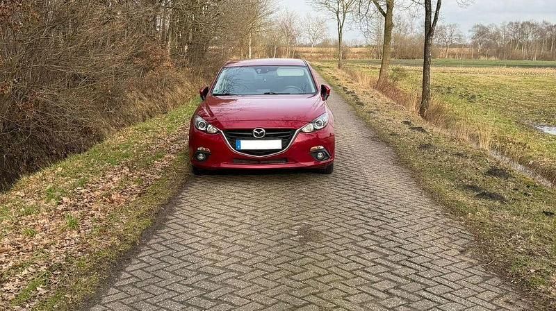 Gebraucht Mazda 3 Center-Line 150 PS (110 kW) 2015 Rot Limousine