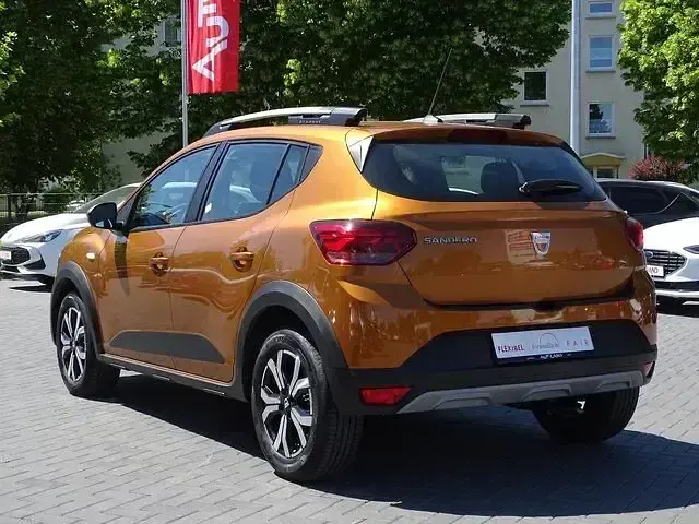 Gebraucht Dacia Sandero Comfort 91 PS (66 kW) 2022 Atacama orange SUV