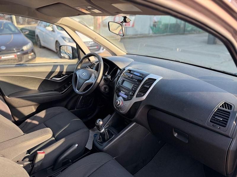 Gebraucht Hyundai ix20 90 PS (66 kW) 2010 Braun Kleinwagen