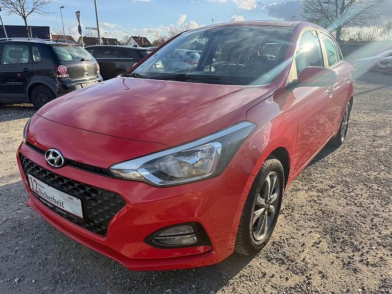 Gebraucht Hyundai i20 101 PS (74 kW) 2019 Rot Kleinwagen