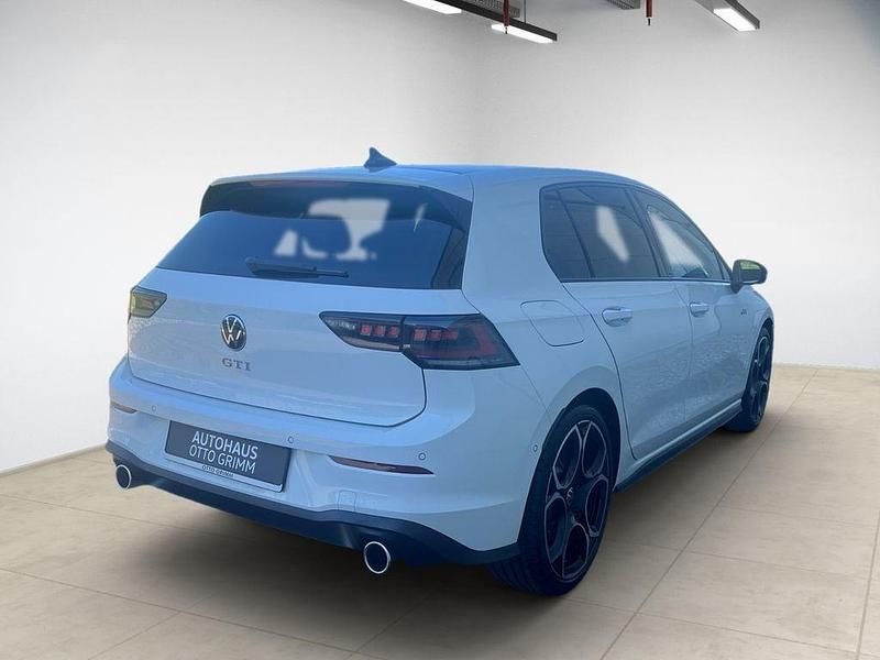 Gebraucht VW Golf VIII GTI 265 PS (194 kW) 2025 Weiß Limousine