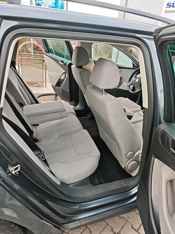 Gebraucht VW Passat 122 PS (89 kW) 2008 Grau Kombi
