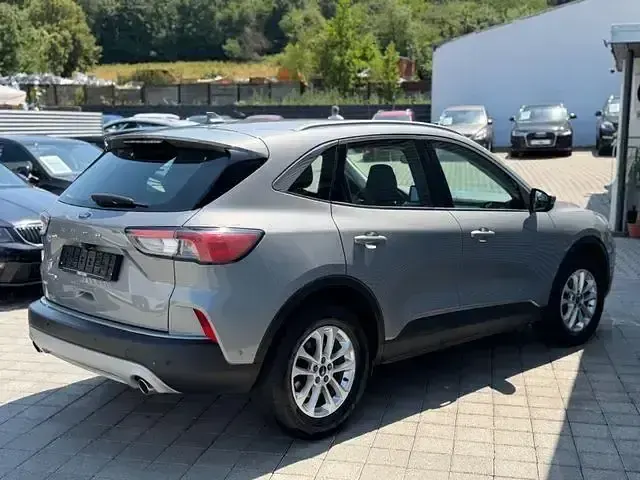 Gebraucht Ford Kuga Titanium 150 PS (110 kW) 2022 Silber SUV