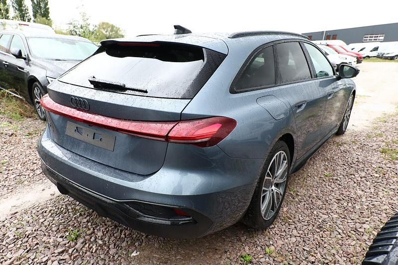 Neu Audi A5 S-Line 204 PS (150 kW) 2025 Horizontblau metallic Coupé