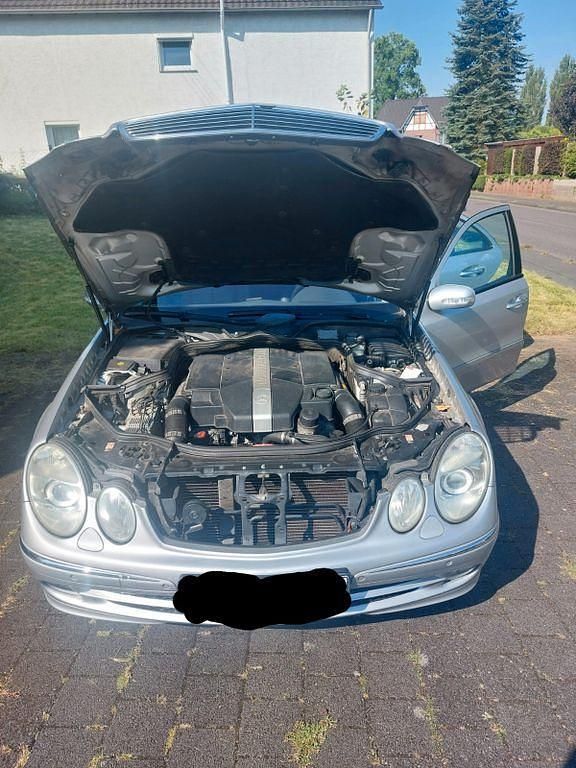 Gebraucht Mercedes E320 Classic 225 PS (165 kW) 2004 Silber Limousine
