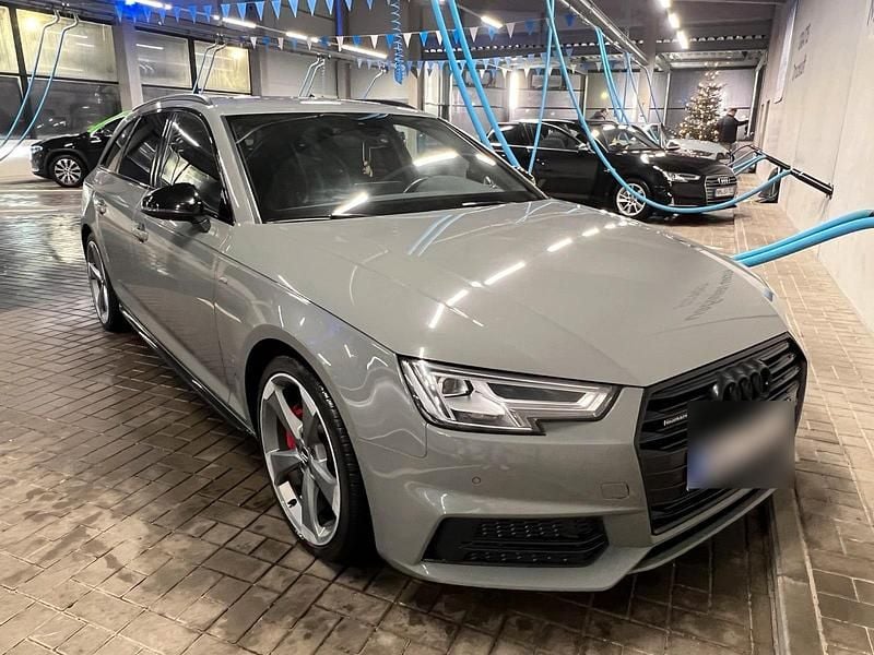 Grau Gebraucht 2017 Audi A4 Black Edition Kombi | 18.000 € (Etwas zu teuer) - Bild 1/4