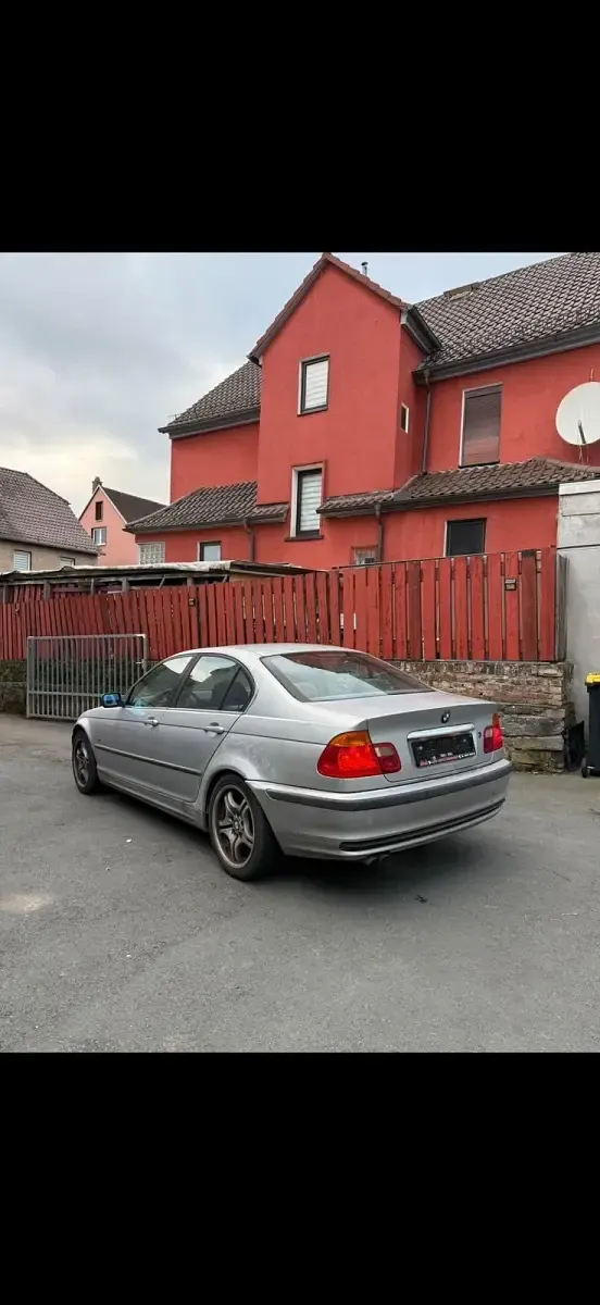 Second-hand BMW 320 150 CP (110 kW) 1998 Argintiu Berlinǎ
