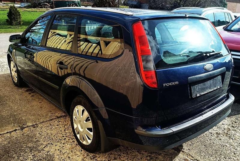 Gebraucht Ford Focus Trend 116 PS (85 kW) 2006 Blau Kombi