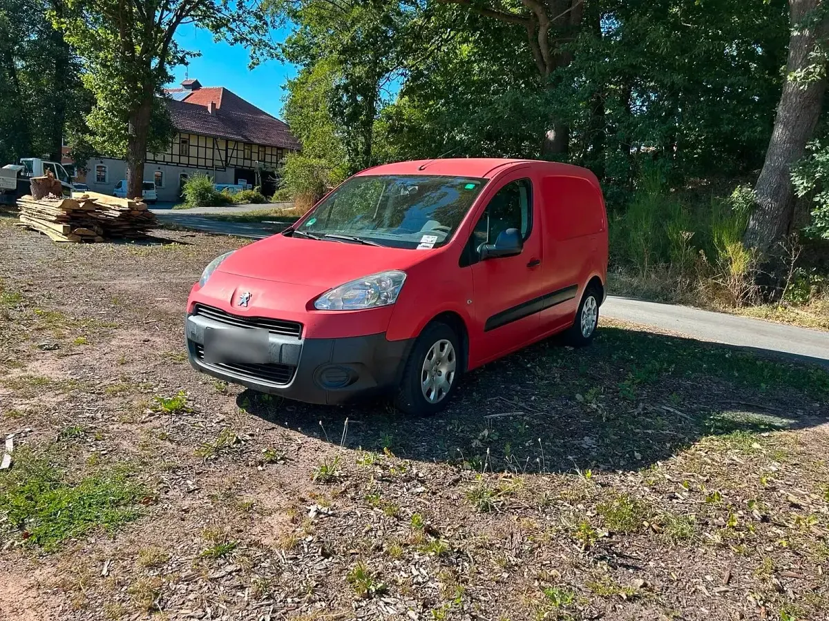 Gebraucht Peugeot Partner 75 PS (55 kW) 2015 Rot Van / Kleinbus