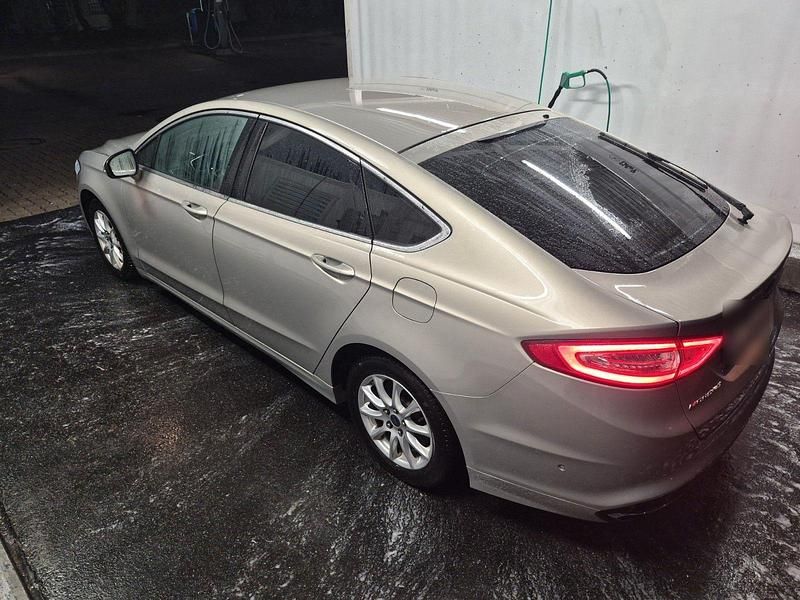 Gebraucht Ford Mondeo Titanium 211 PS (155 kW) 2015 Beige Limousine