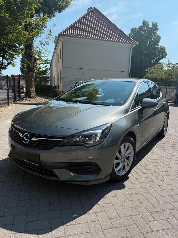 Grau Gebraucht 2020 Opel Astra Limousine | 12.499 € (Superpreis) - Bild 1/4