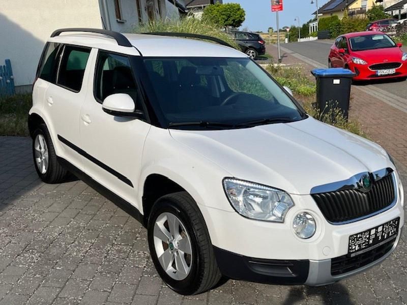 Weiß Gebraucht 2013 Skoda Yeti Active SUV | 7.000 € (Fairer Preis) - Bild 1/4