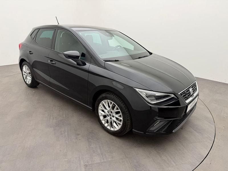 Gebraucht Seat Ibiza FR 110 PS (80 kW) 2023 Midnight schwarz metallic Kleinwagen