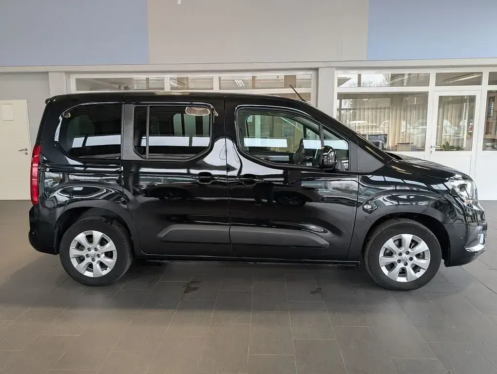 Gebraucht Opel Combo Life 131 PS (96 kW) 2022 Schwarz Van / Kleinbus