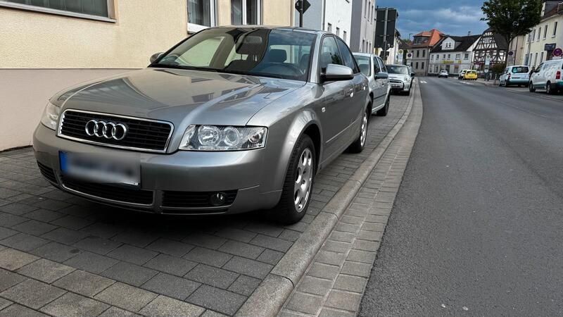 Silber Gebraucht 2003 Audi A4 Limousine | 1.900 € (Guter Preis) - Bild 1/4