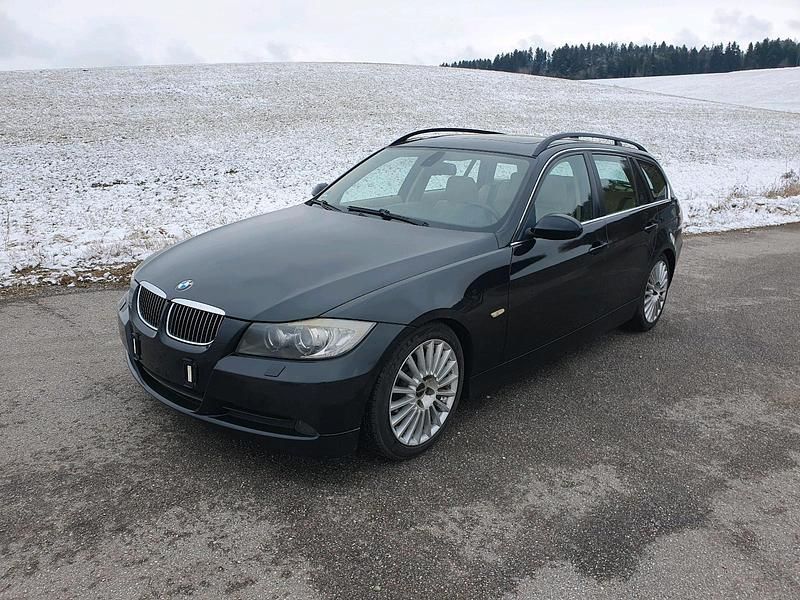Gebraucht BMW 325 197 PS (144 kW) 2008 Schwarz Kombi