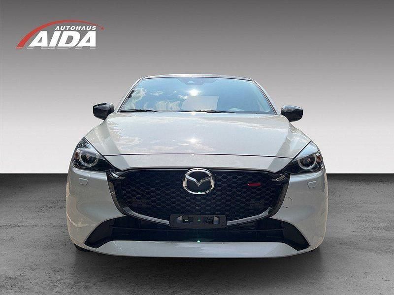 Weiß Gebraucht 2024 Mazda 2 Homura-Aka Limousine | 24.450 € (Etwas zu teuer) - Bild 1/4