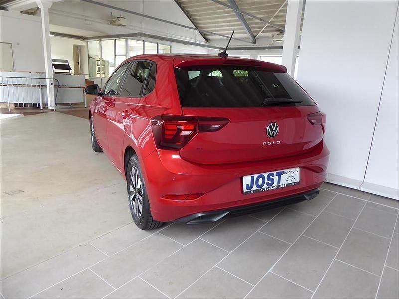 Gebraucht VW Polo Move 95 PS (69 kW) 2023 Rot Kleinwagen