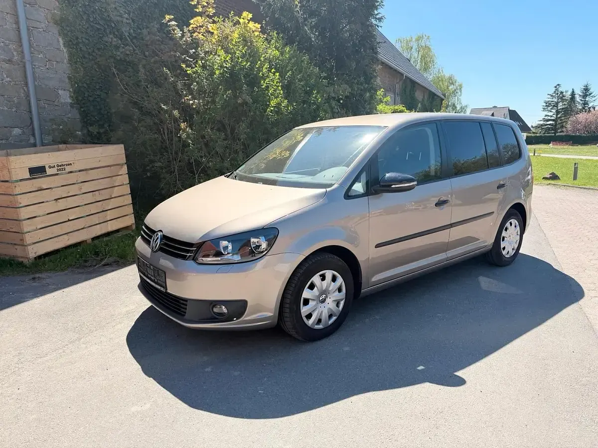 Usata VW Touran Trendline 105 CV (77 kW) 2015 Beige Monovolume
