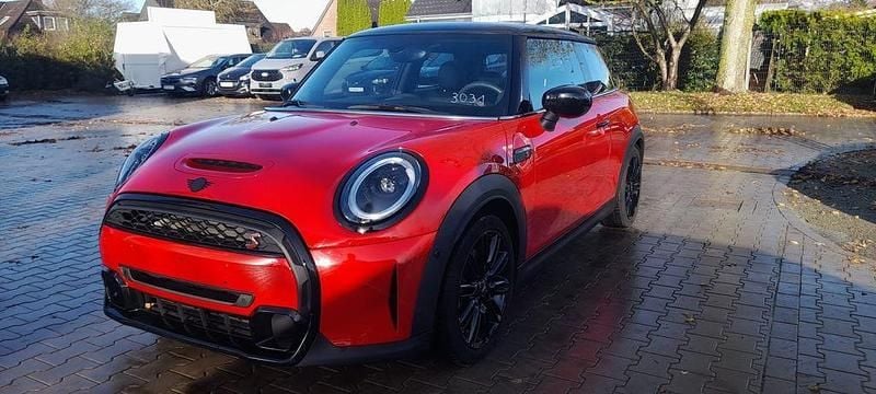 Gebraucht Mini Cooper S Classic 178 PS (130 kW) 2023 Rot Kleinwagen