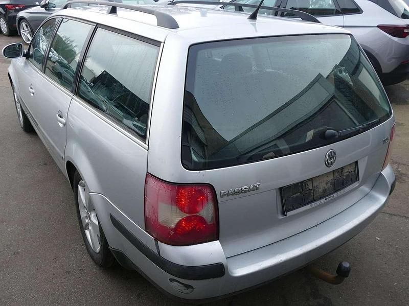 Gebraucht VW Passat 101 PS (74 kW) 2004 Silber Kombi