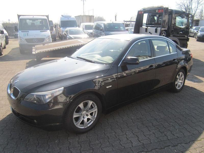 Gebraucht BMW 523 177 PS (130 kW) 2005 Schwarz Limousine
