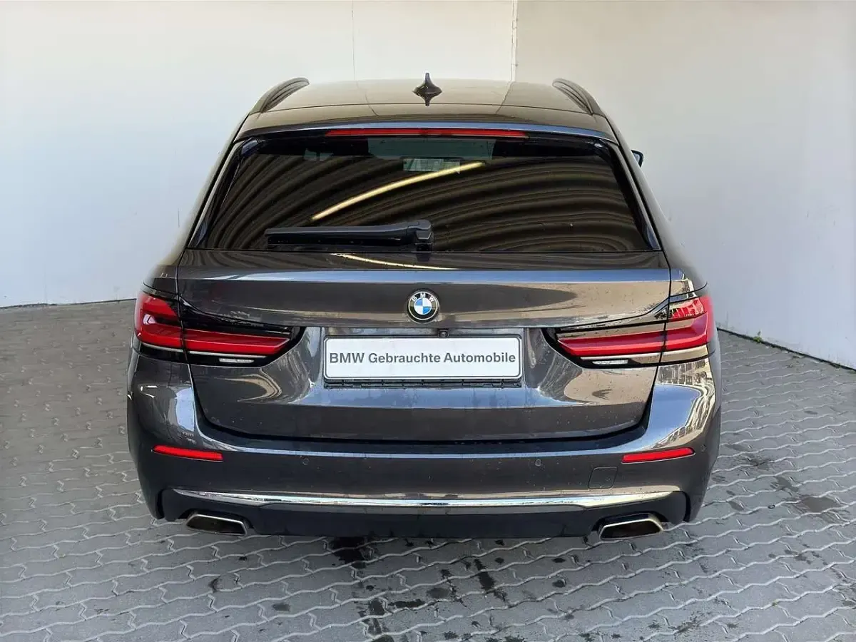Gebraucht BMW 540 Luxury Line 340 PS (250 kW) 2023 Sophistograu met. Kombi