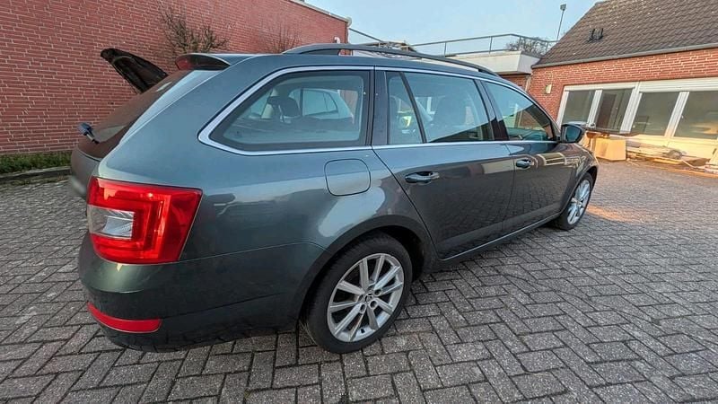 Gebraucht Skoda Octavia 102 PS (75 kW) 2016 Grau Kleinwagen