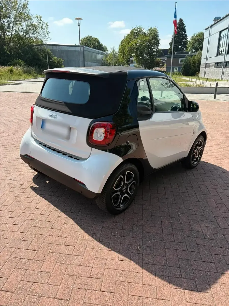 Gebraucht Smart ForTwo Cabrio Prime 70 PS (51 kW) 2018 Weiß Cabrio