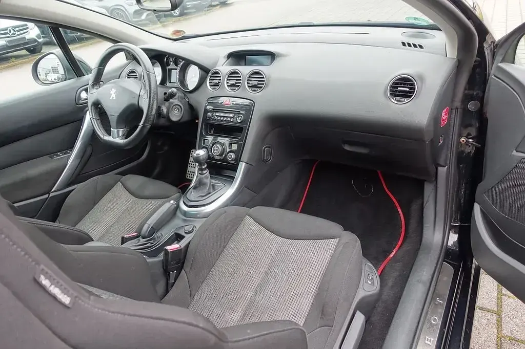 Gebraucht Peugeot 308 CC Active 163 PS (119 kW) 2012 Schwarz Cabrio