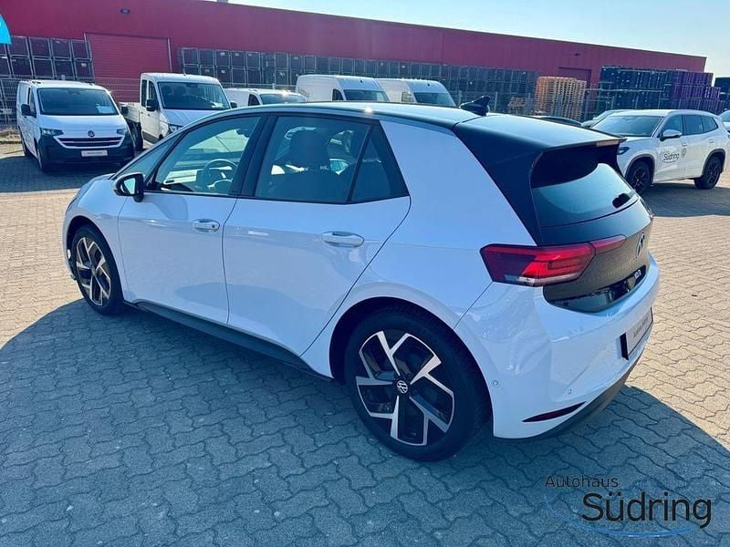Gebraucht VW ID.3 Pro 150 kW (204 PS) 2023 Gletscherweiß metallic/schwarz Kleinwagen