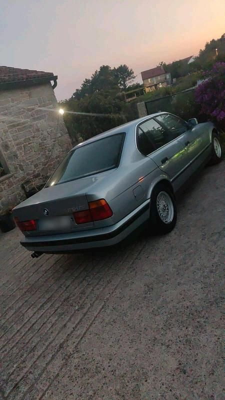Gebraucht BMW 535 213 PS (156 kW) 1989 Grau Limousine